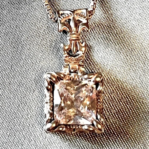 Silpada Vintage .925 Sterling Silver “Uptown” Pendant Exquisite Conditi… - Picture 2 of 3